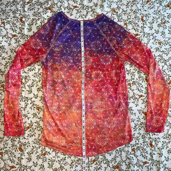 Women’s Reel Life fish mandala long sleeve active wear summer top - Picture 6 of 9